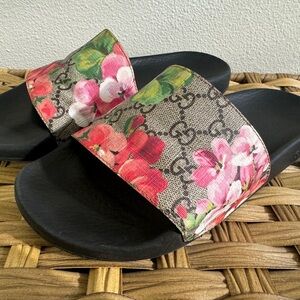 Gucci pursuit slides